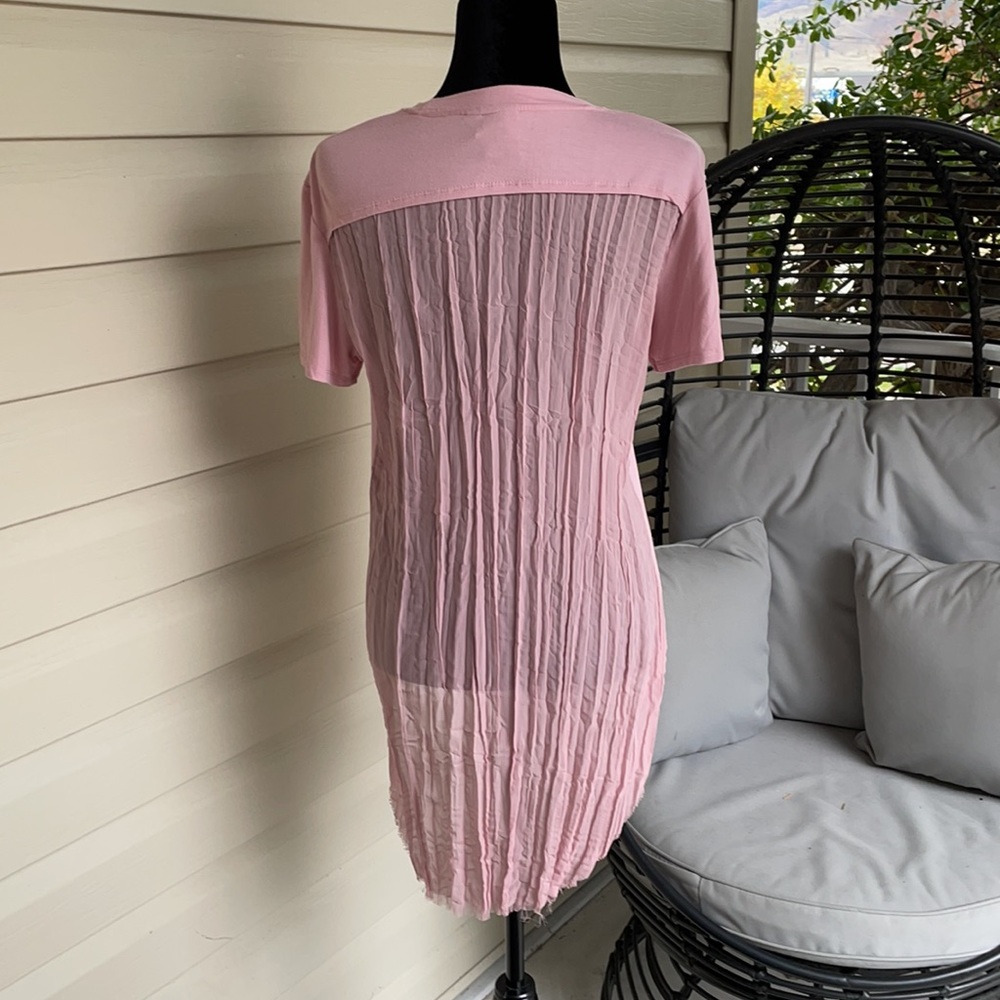 Daisy Fuentes t-shirts w/sheer back (M)